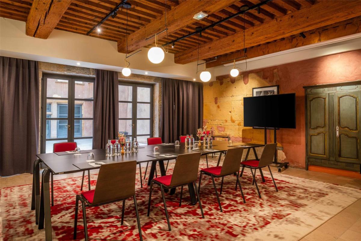 Cour des Loges Lyon, A Radisson Collection Hotel