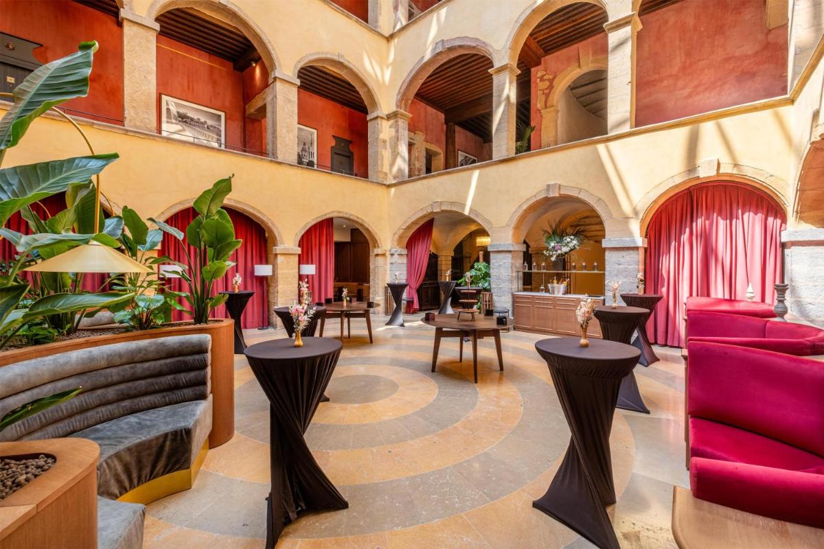 Cour des Loges Lyon, A Radisson Collection Hotel
