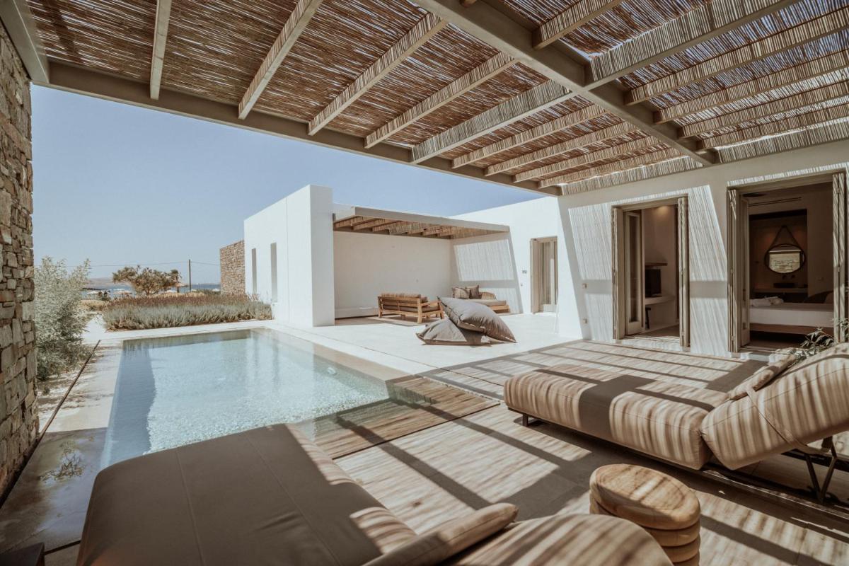 Cove Paros
