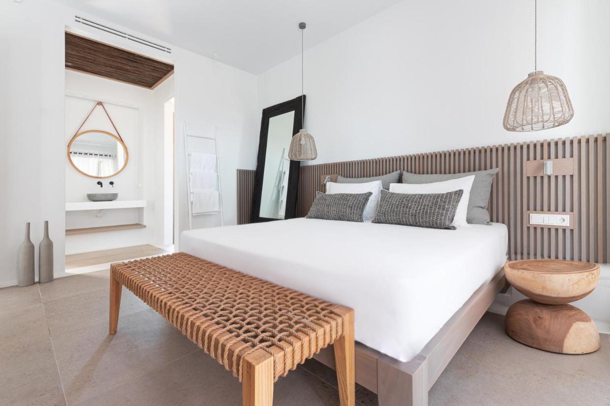 Cove Paros