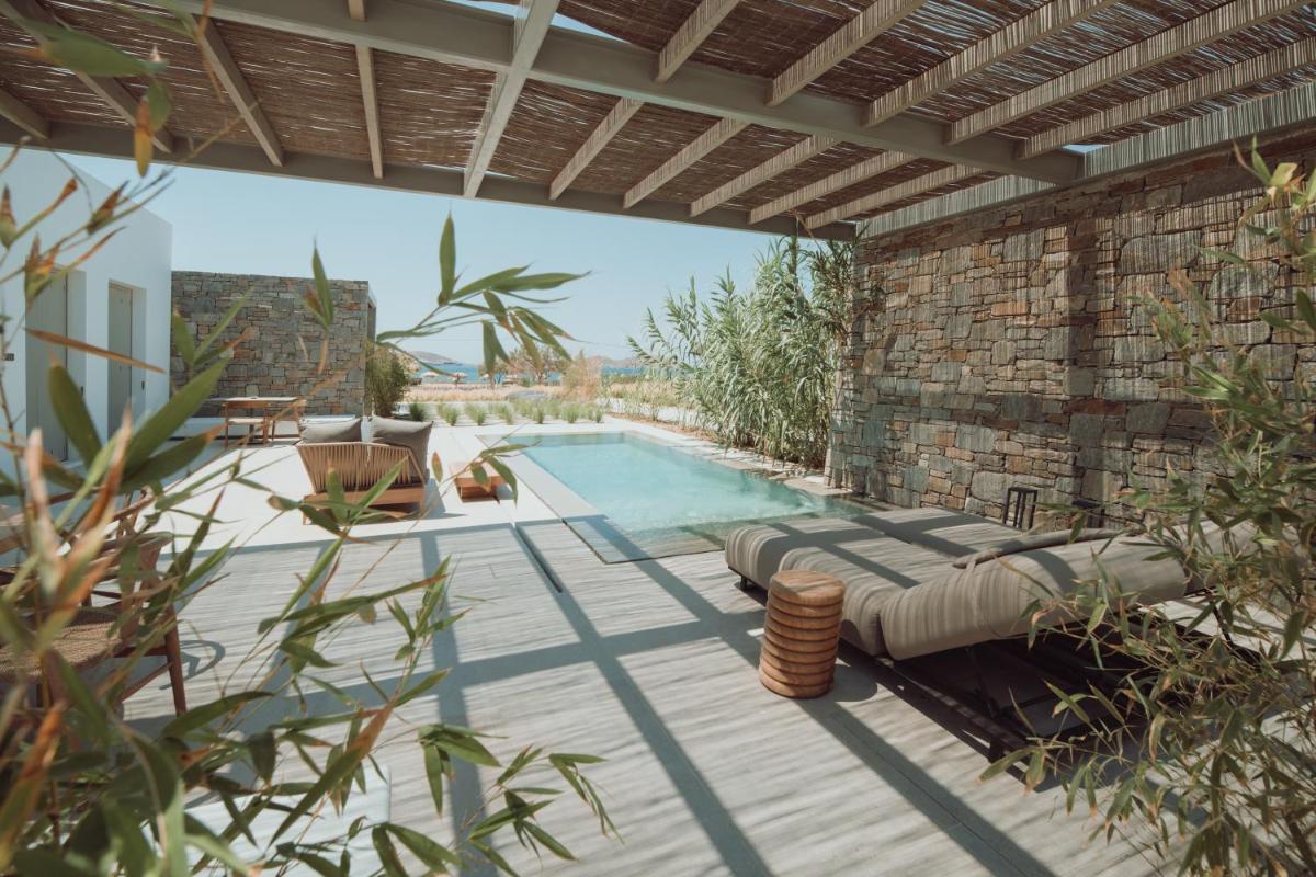 Cove Paros