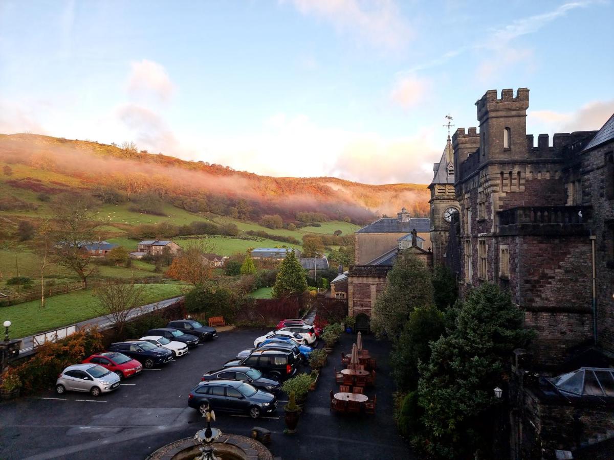 Craig-Y-Nos Castle