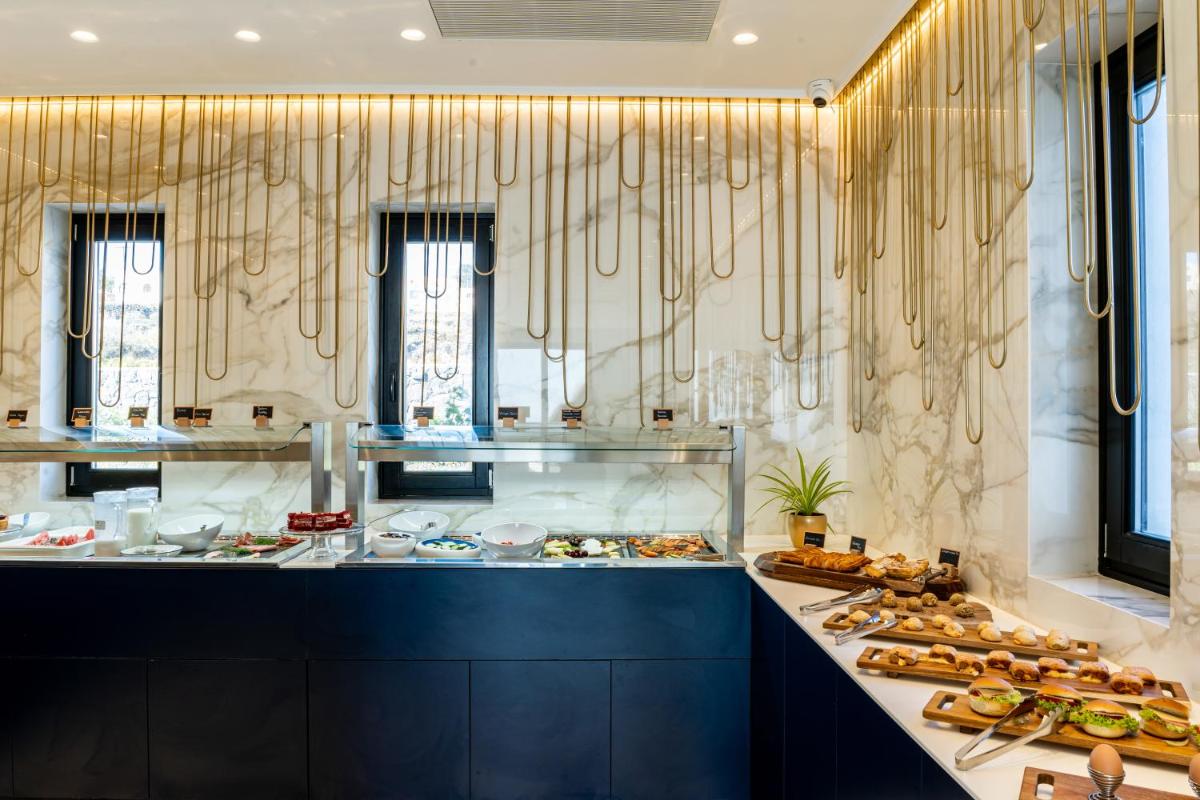 Cresanto Luxury Suites