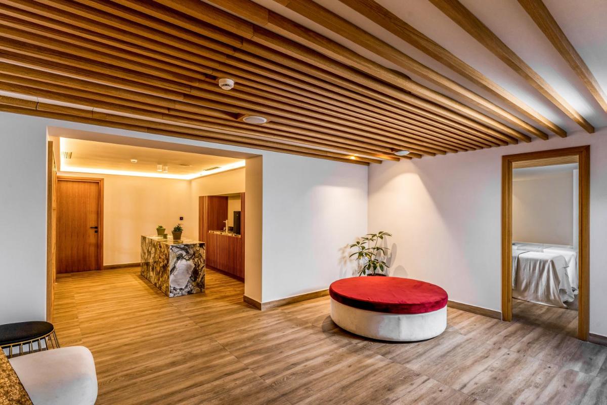 Cresanto Luxury Suites