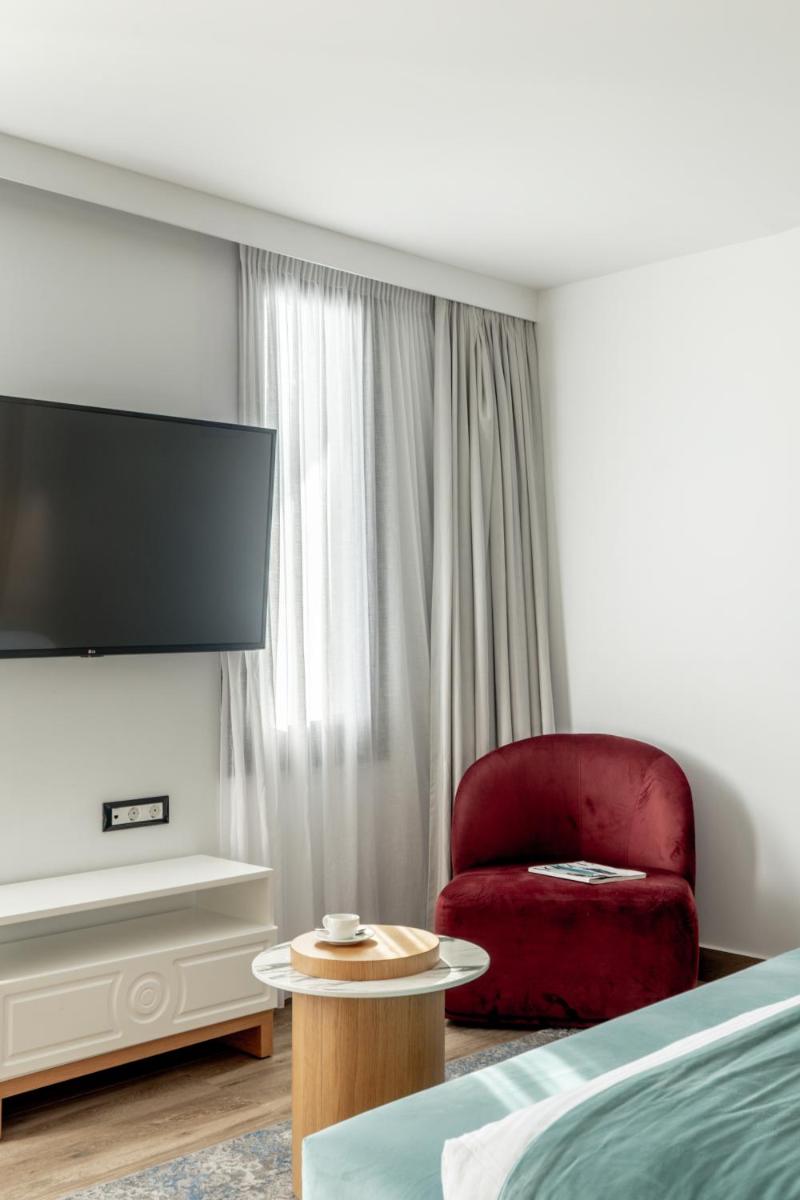 Cresanto Luxury Suites