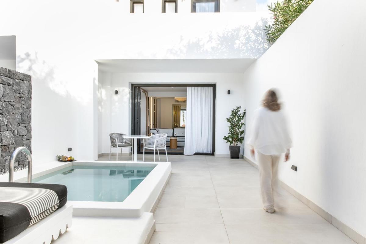 Cresanto Luxury Suites