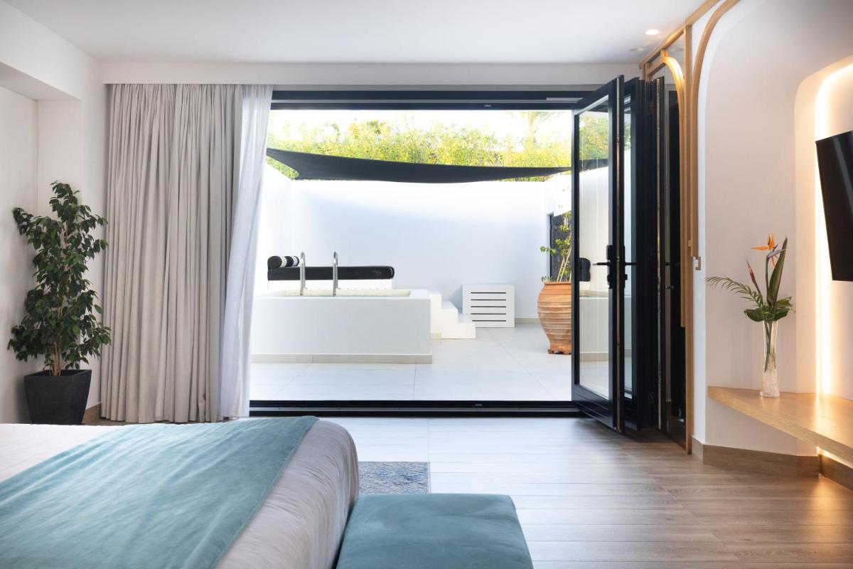 Cresanto Luxury Suites