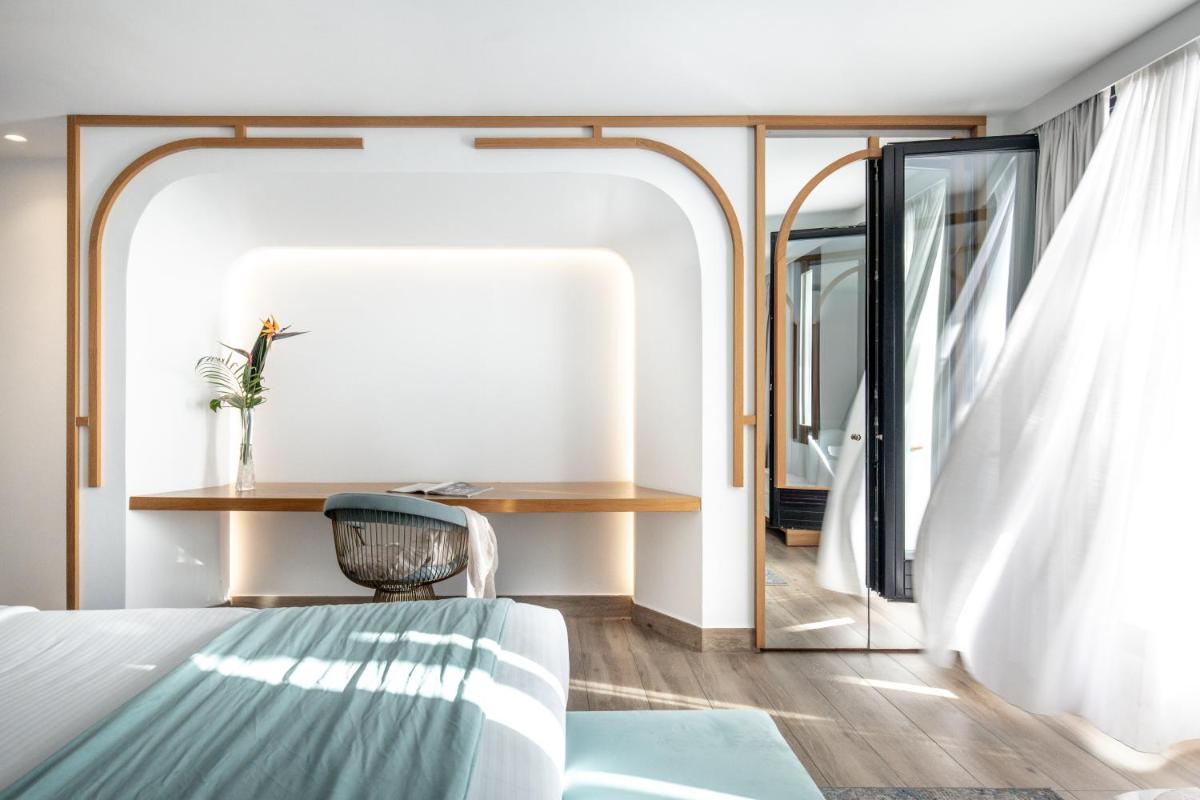 Cresanto Luxury Suites