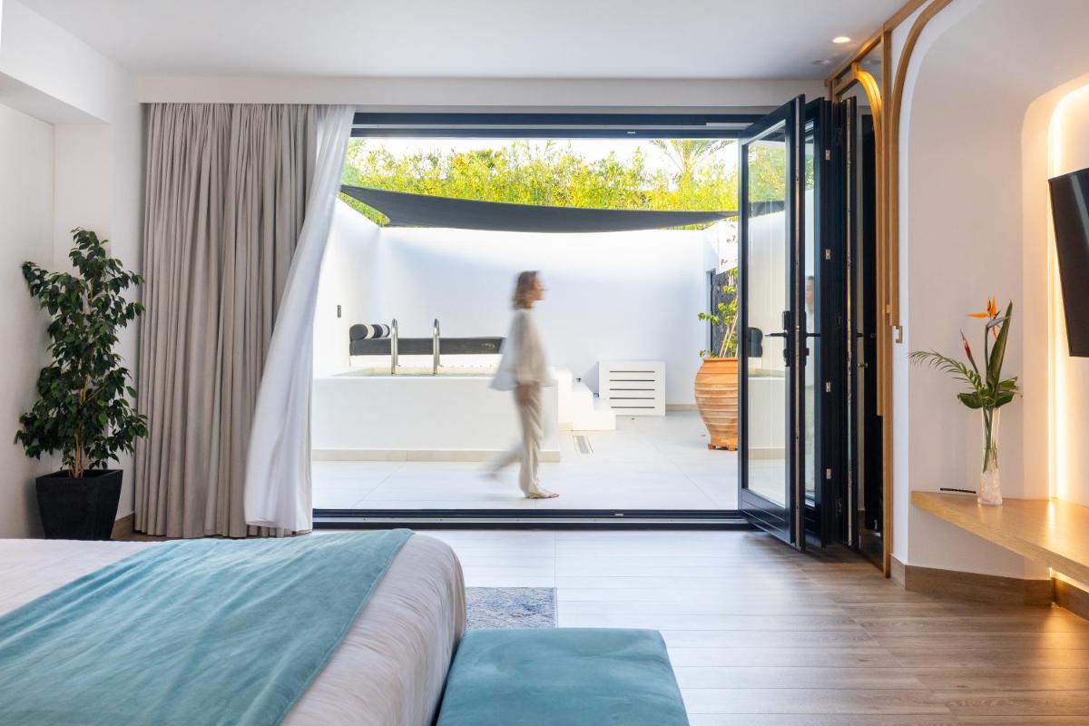 Cresanto Luxury Suites