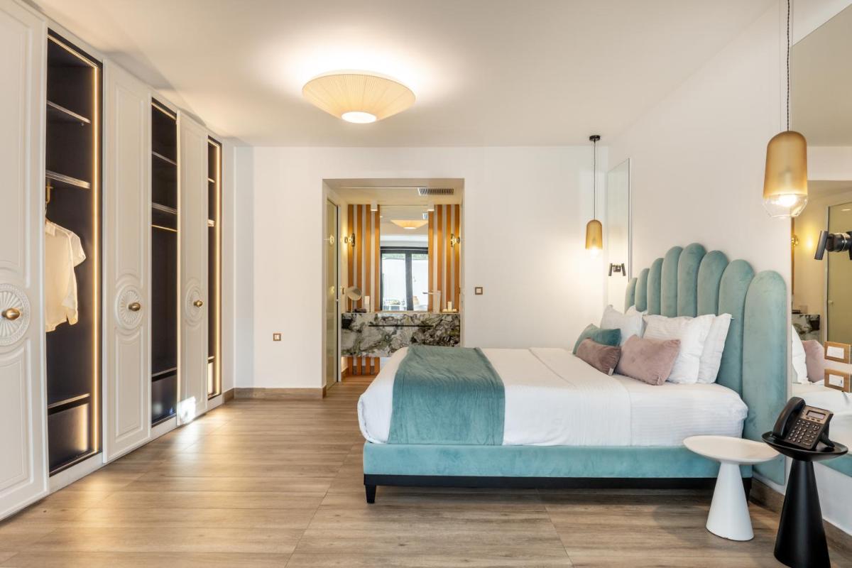 Cresanto Luxury Suites