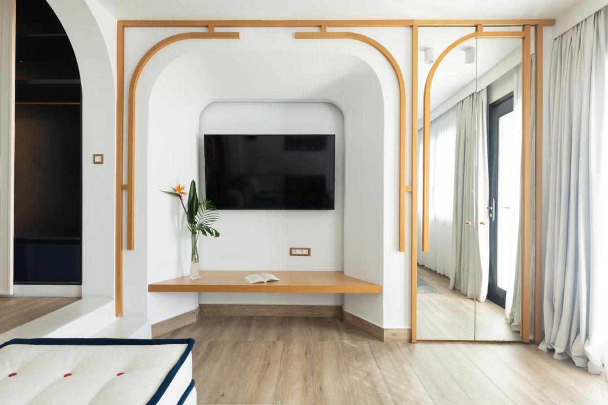 Cresanto Luxury Suites