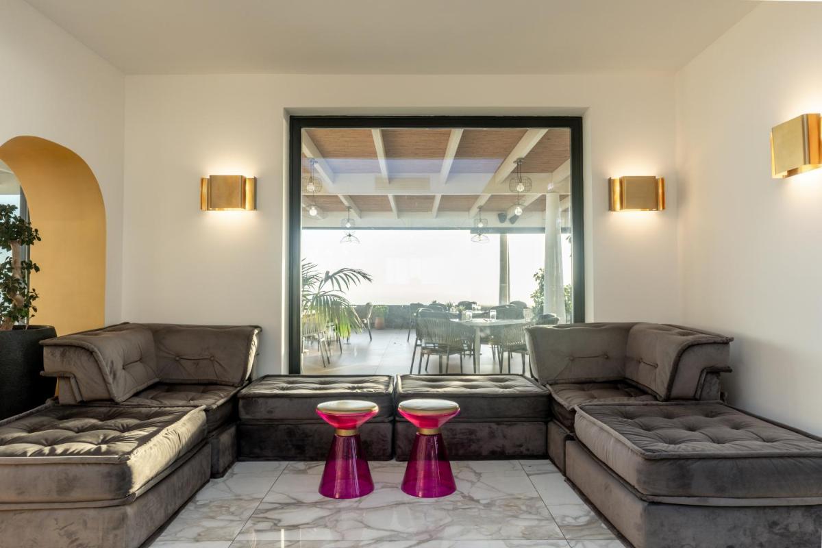 Cresanto Luxury Suites