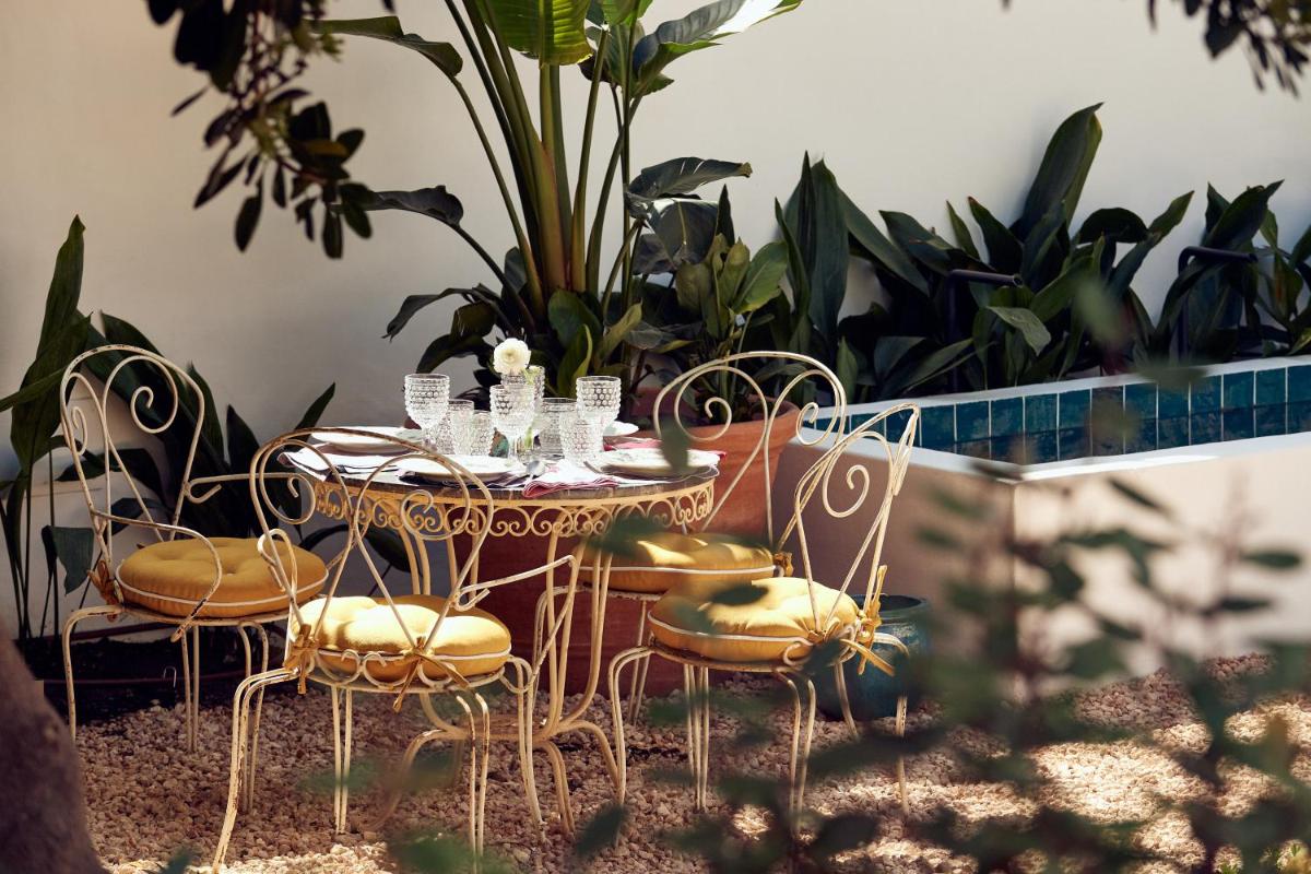 Cristine Bedfor Mahon Boutique Hotel