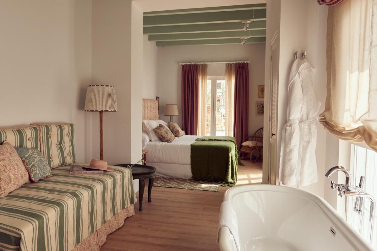 Cristine Bedfor Mahon Boutique Hotel
