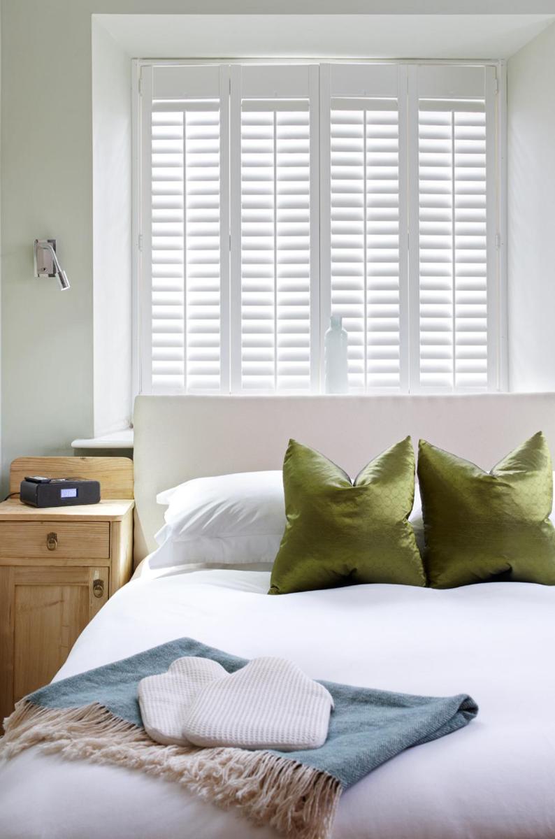 Cross Foxes - Bar Grill Rooms