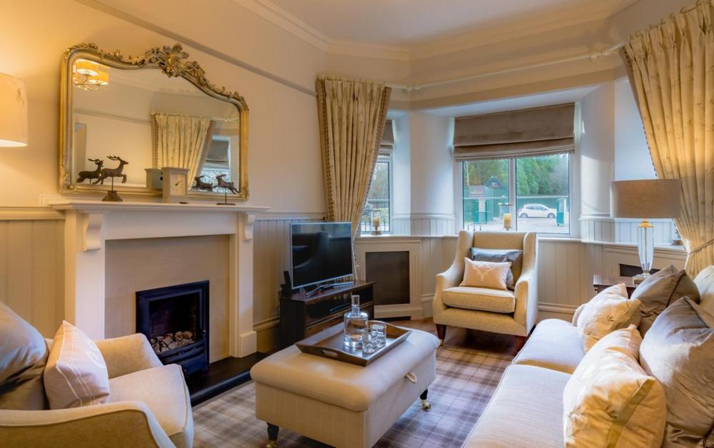 Crossbasket Castle, Hotel & Restaurant