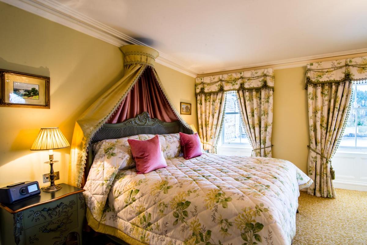 Crossbasket Castle, Hotel & Restaurant