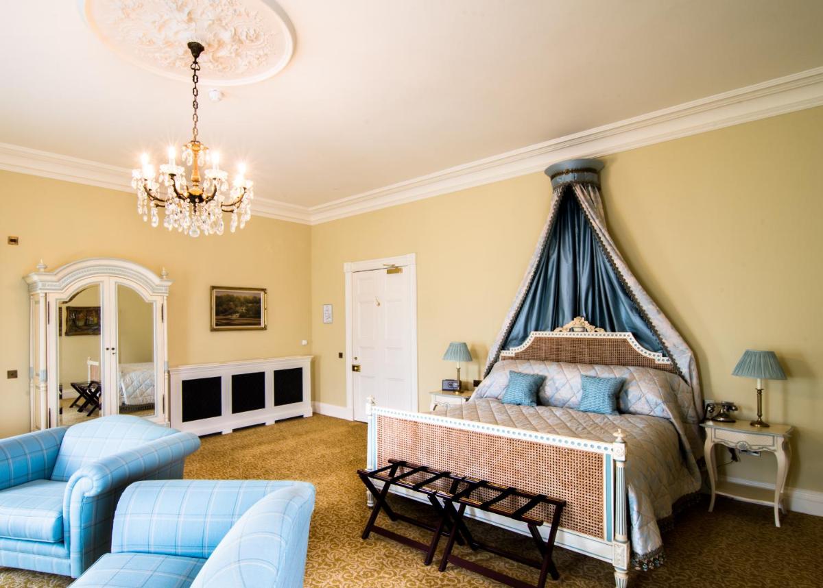 Crossbasket Castle, Hotel & Restaurant