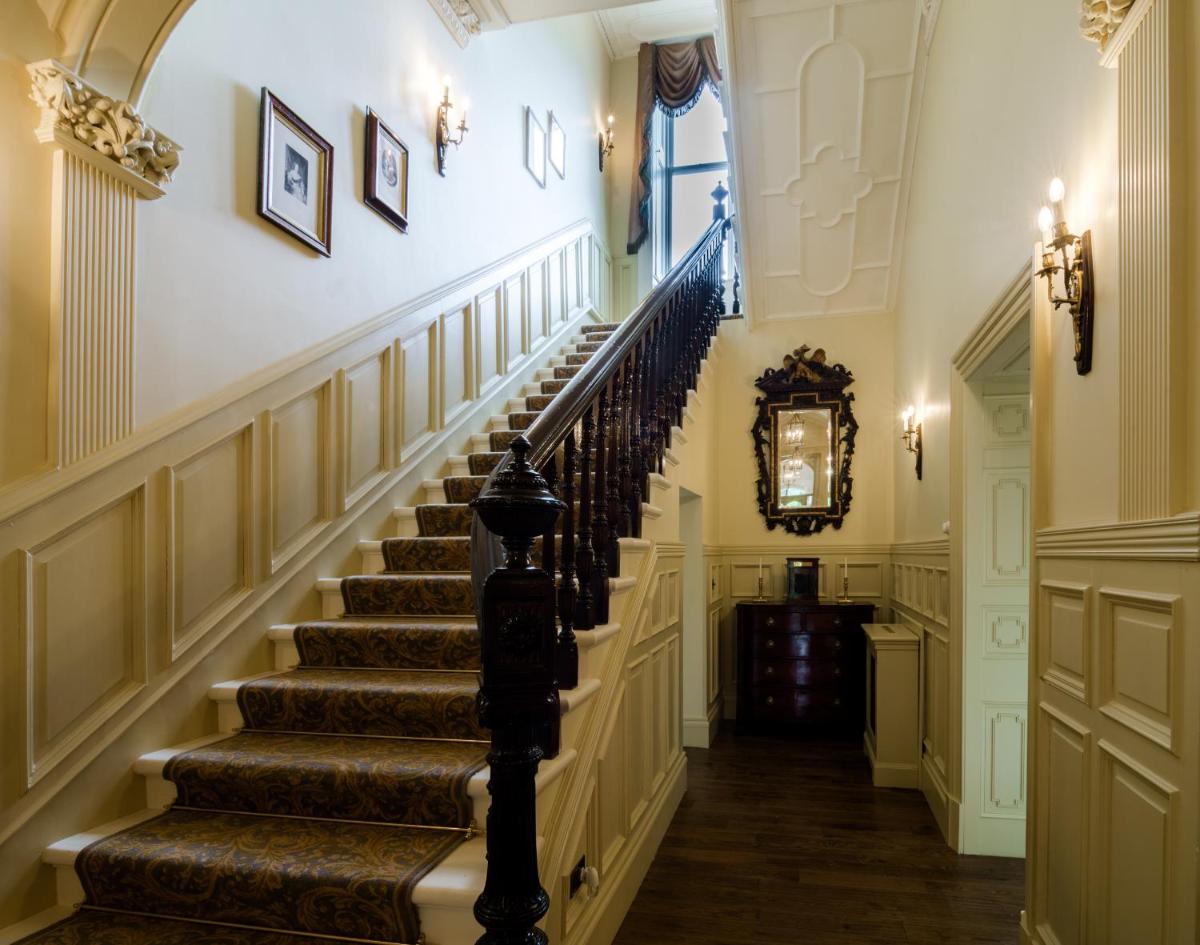 Crossbasket Castle, Hotel & Restaurant