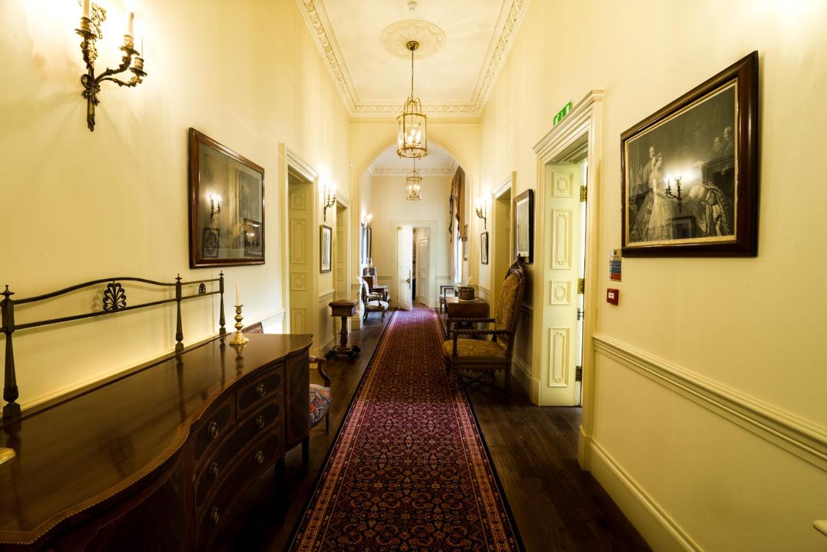 Crossbasket Castle, Hotel & Restaurant