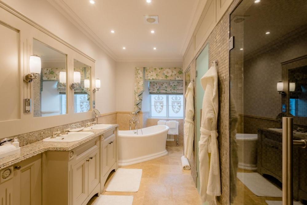 Crossbasket Castle, Hotel & Restaurant