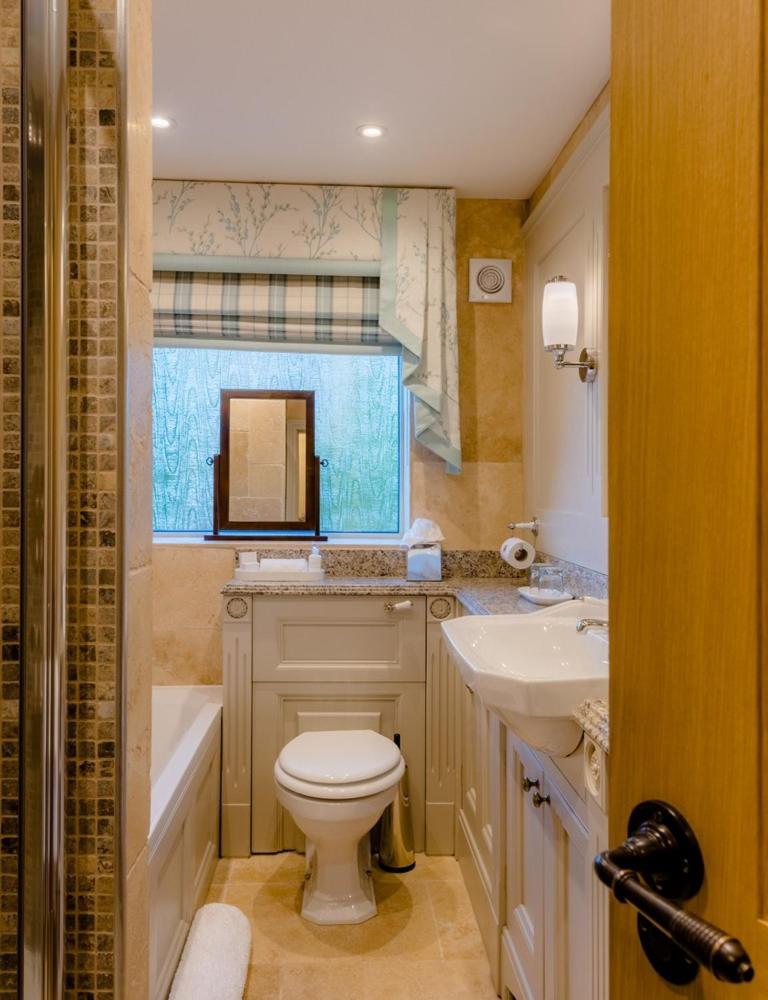 Crossbasket Castle, Hotel & Restaurant