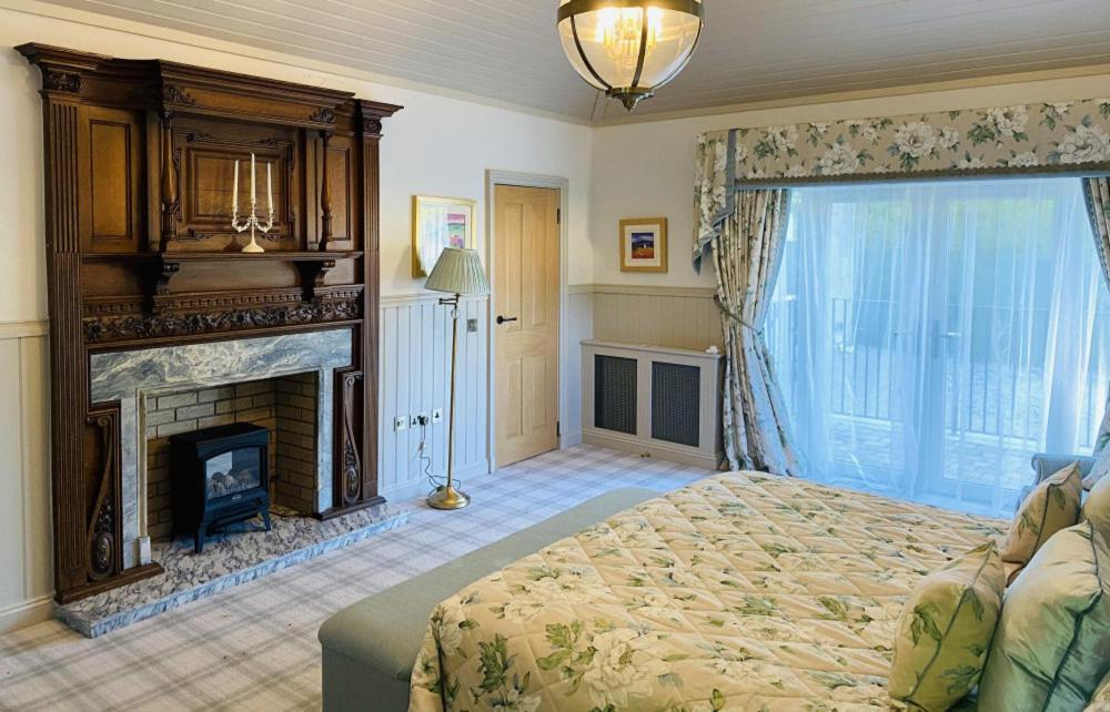 Crossbasket Castle, Hotel & Restaurant