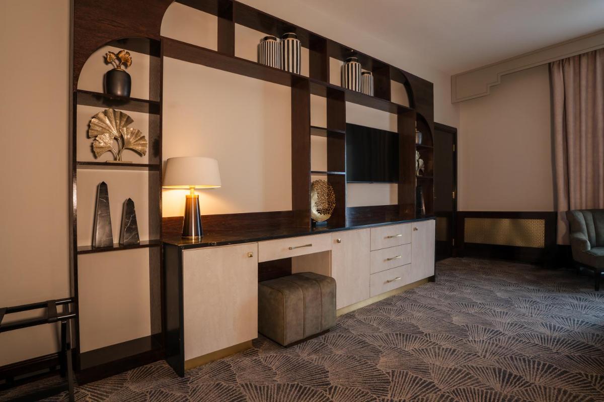 Crossbasket Castle, Hotel & Restaurant