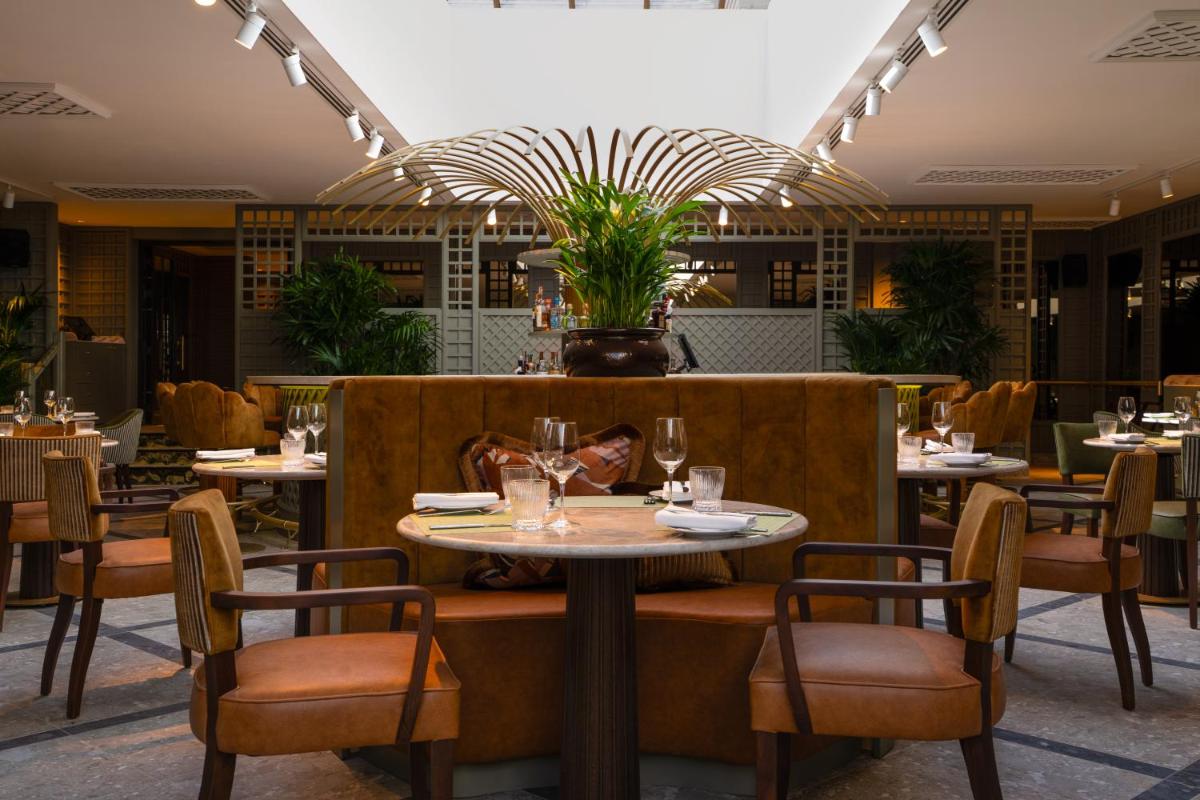 Crossbasket Castle, Hotel & Restaurant