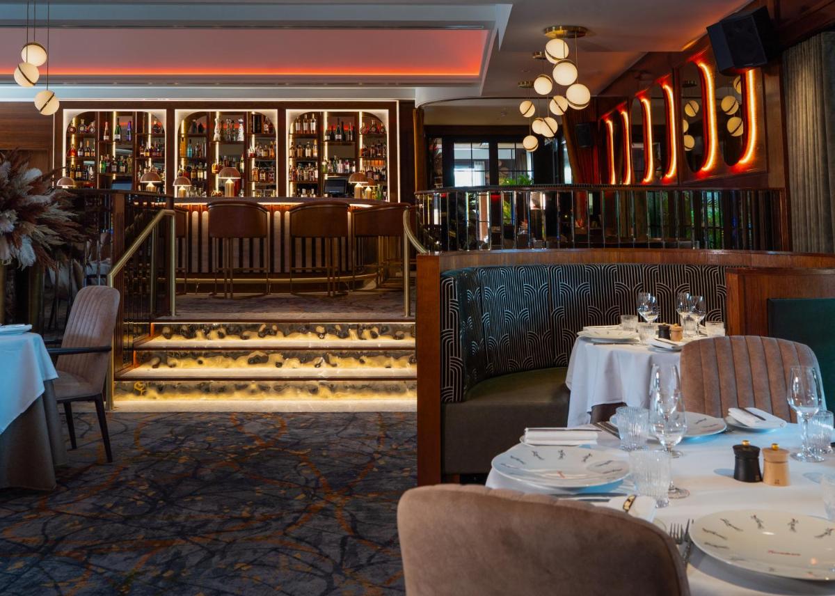 Crossbasket Castle, Hotel & Restaurant