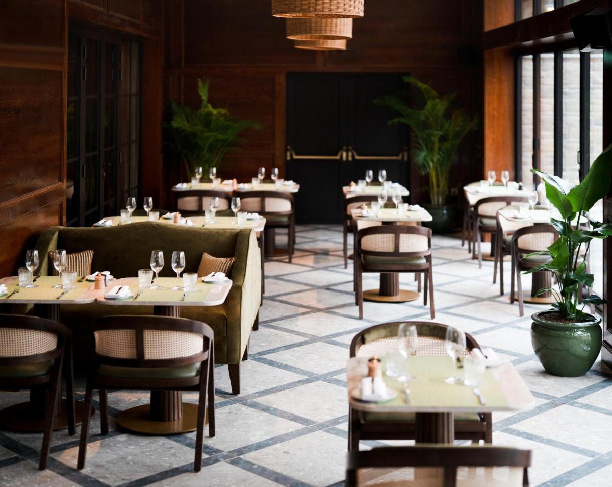 Crossbasket Castle, Hotel & Restaurant