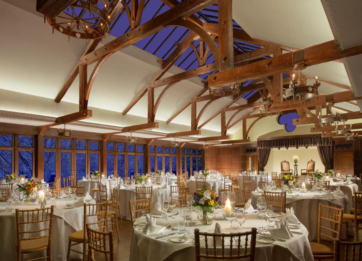 Crossbasket Castle, Hotel & Restaurant