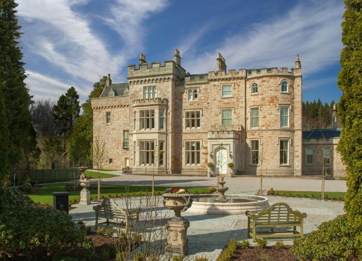 Crossbasket Castle, Hotel & Restaurant