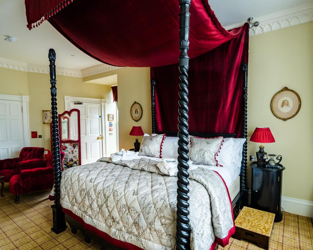 Crossbasket Castle, Hotel & Restaurant