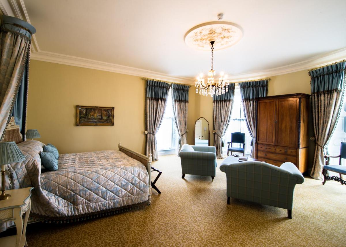 Crossbasket Castle, Hotel & Restaurant