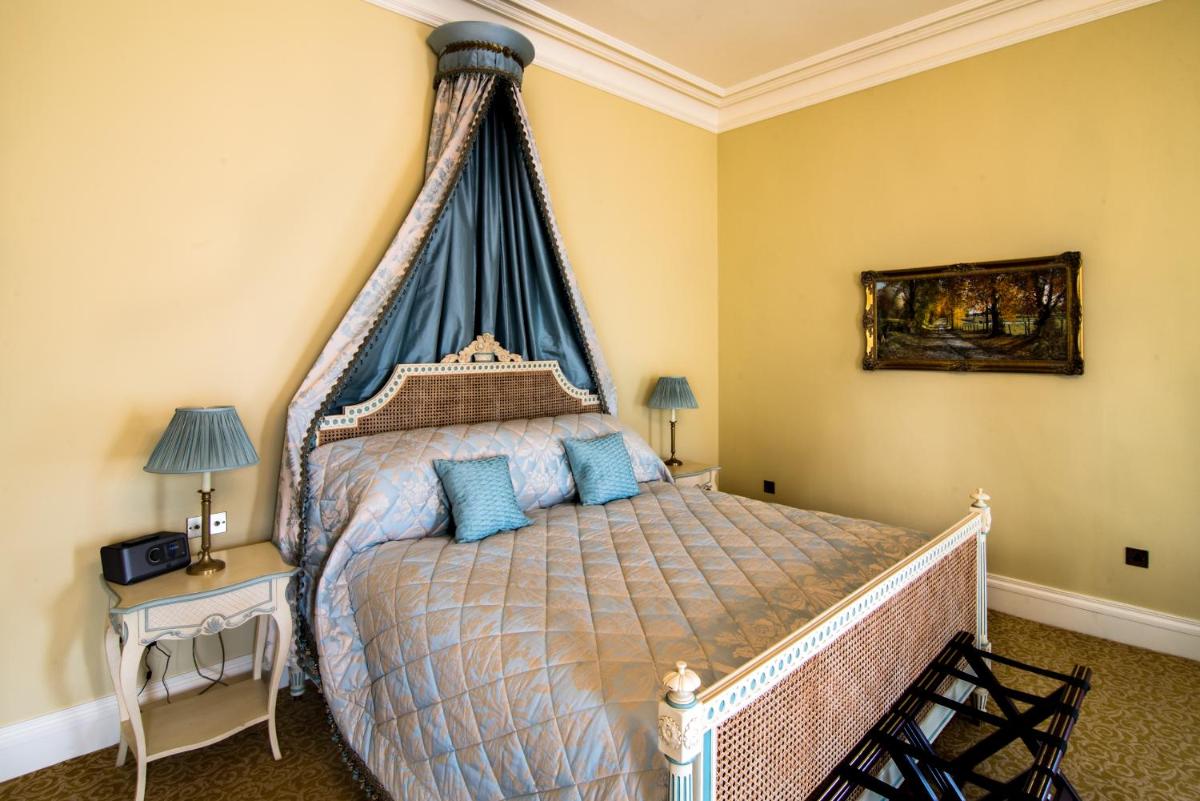 Crossbasket Castle, Hotel & Restaurant
