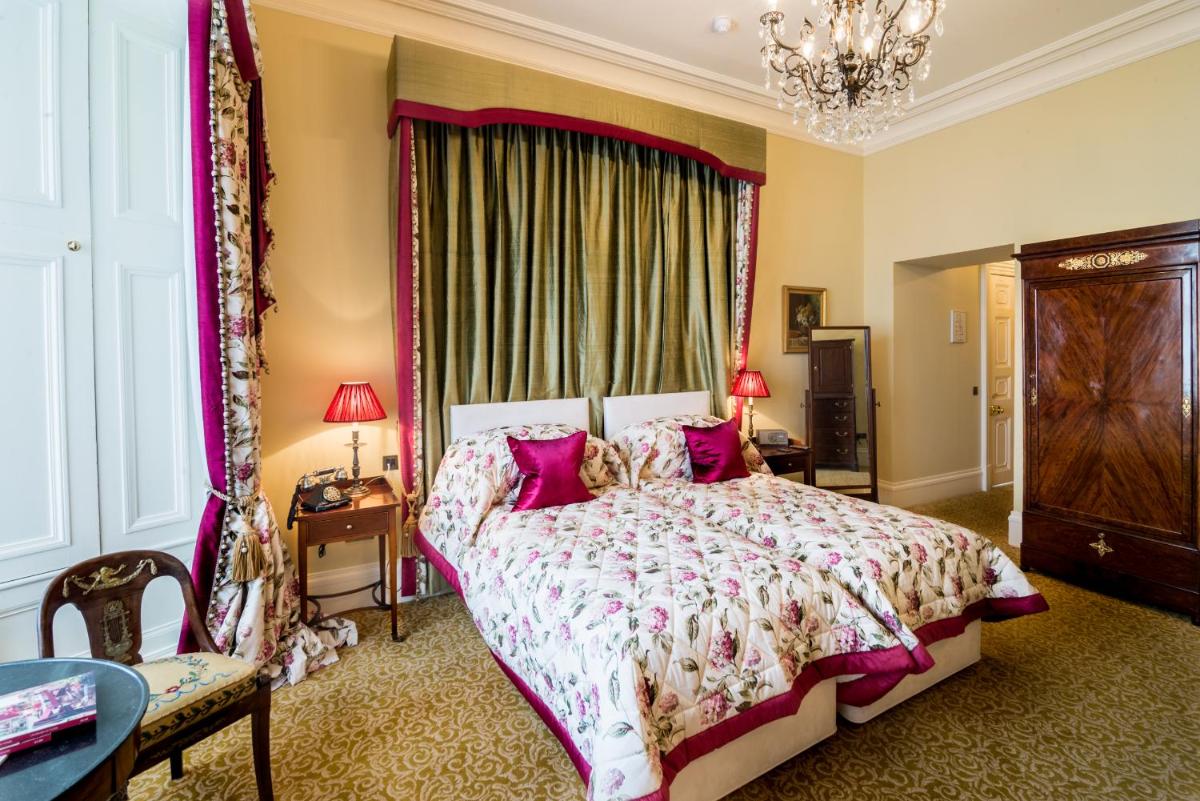 Crossbasket Castle, Hotel & Restaurant