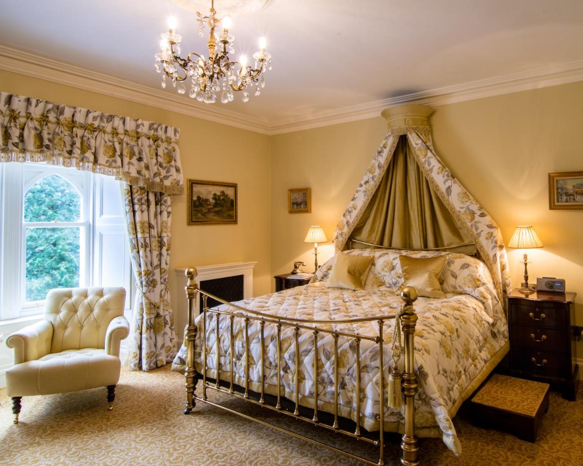 Crossbasket Castle, Hotel & Restaurant