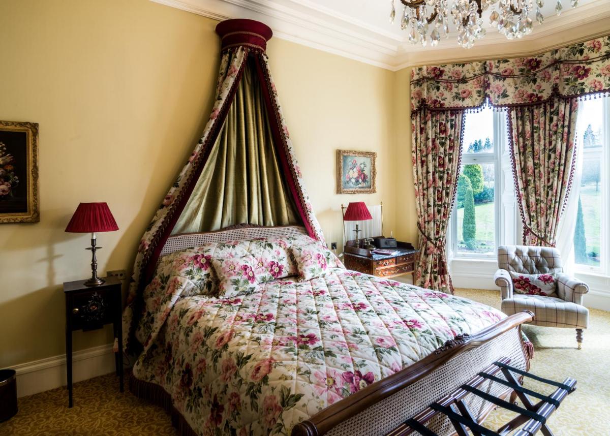 Crossbasket Castle, Hotel & Restaurant