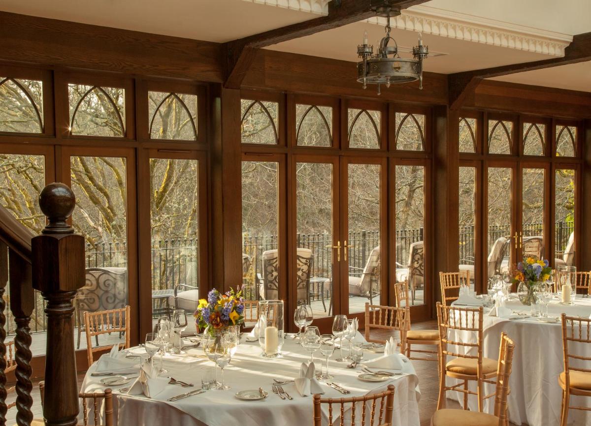 Crossbasket Castle, Hotel & Restaurant