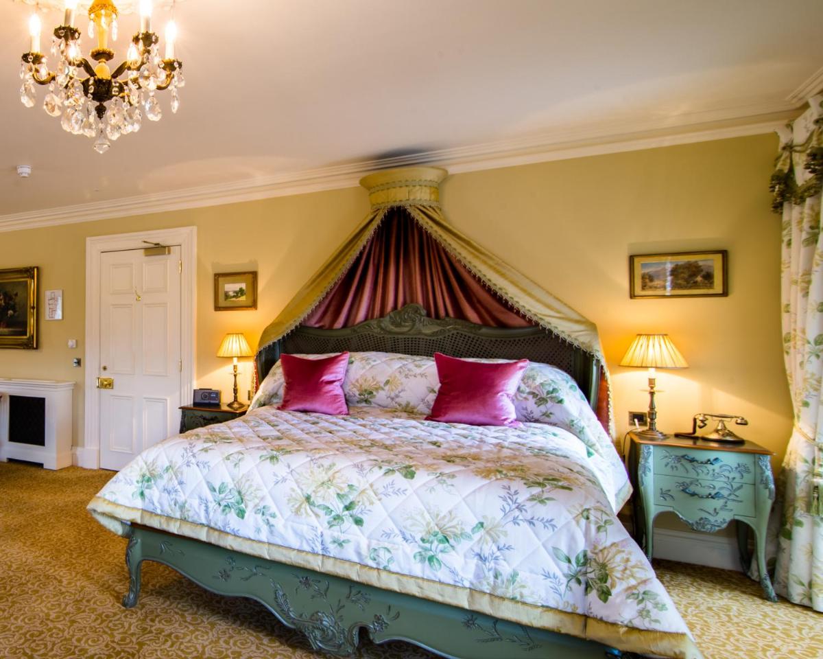 Crossbasket Castle, Hotel & Restaurant