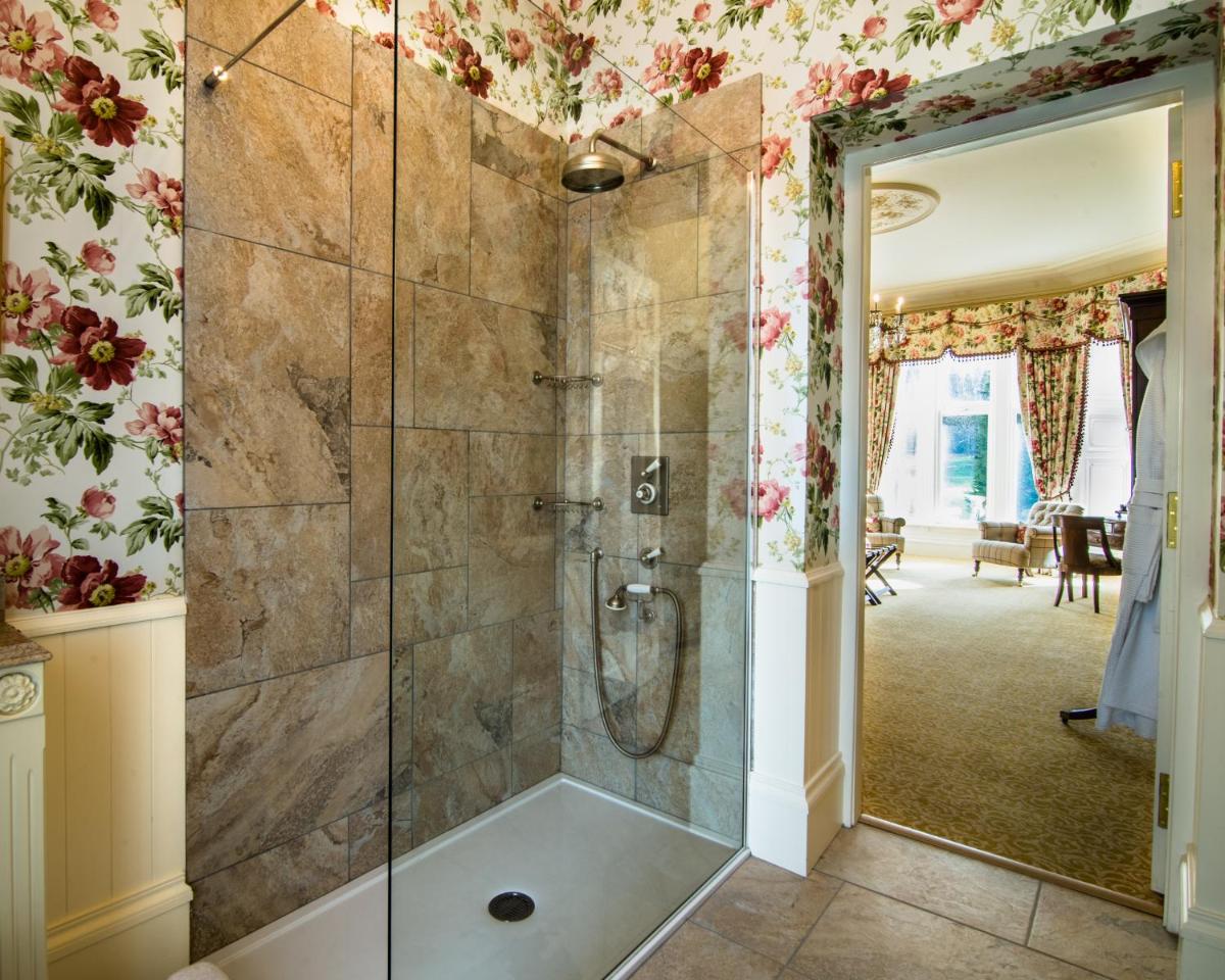Crossbasket Castle, Hotel & Restaurant
