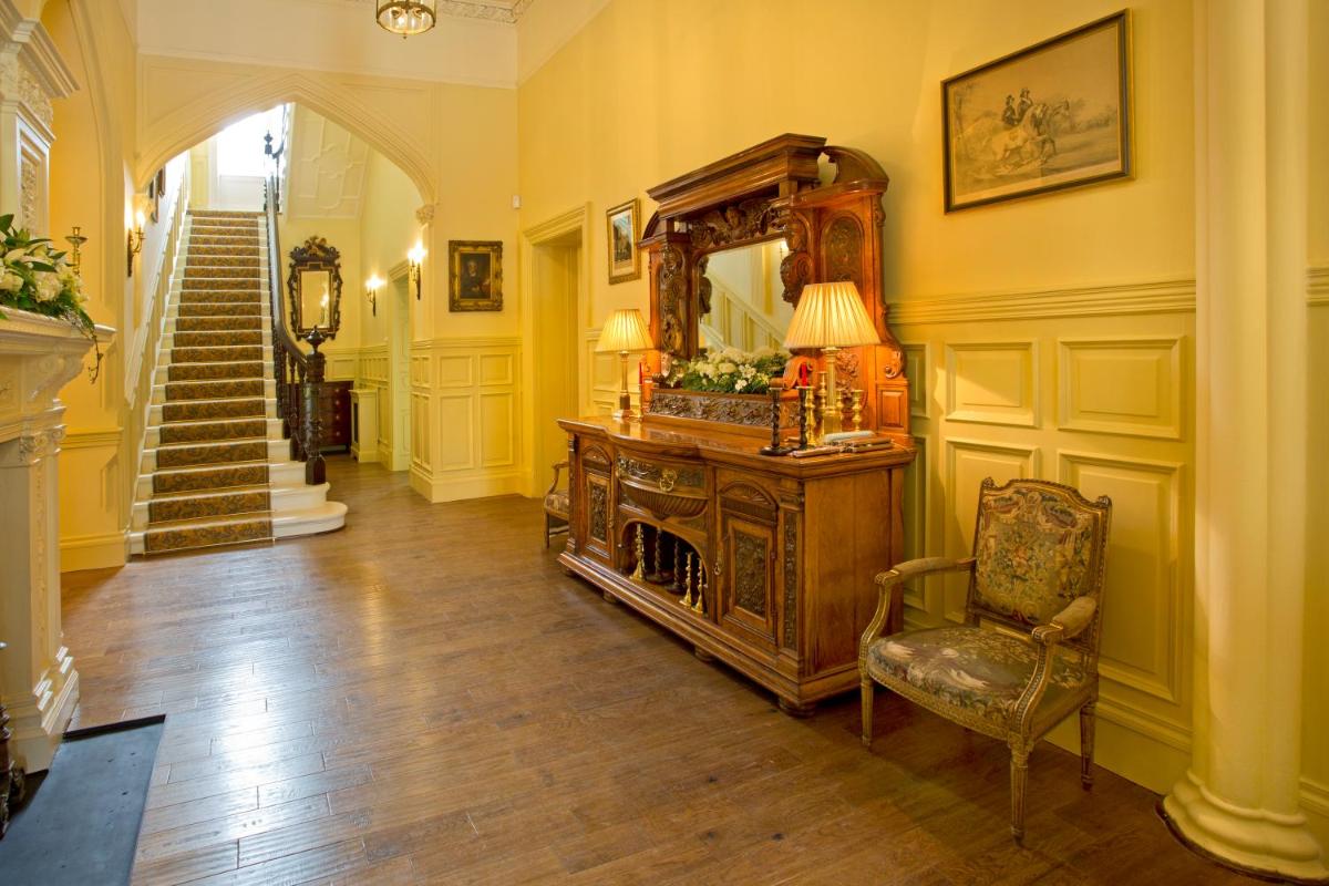 Crossbasket Castle, Hotel & Restaurant