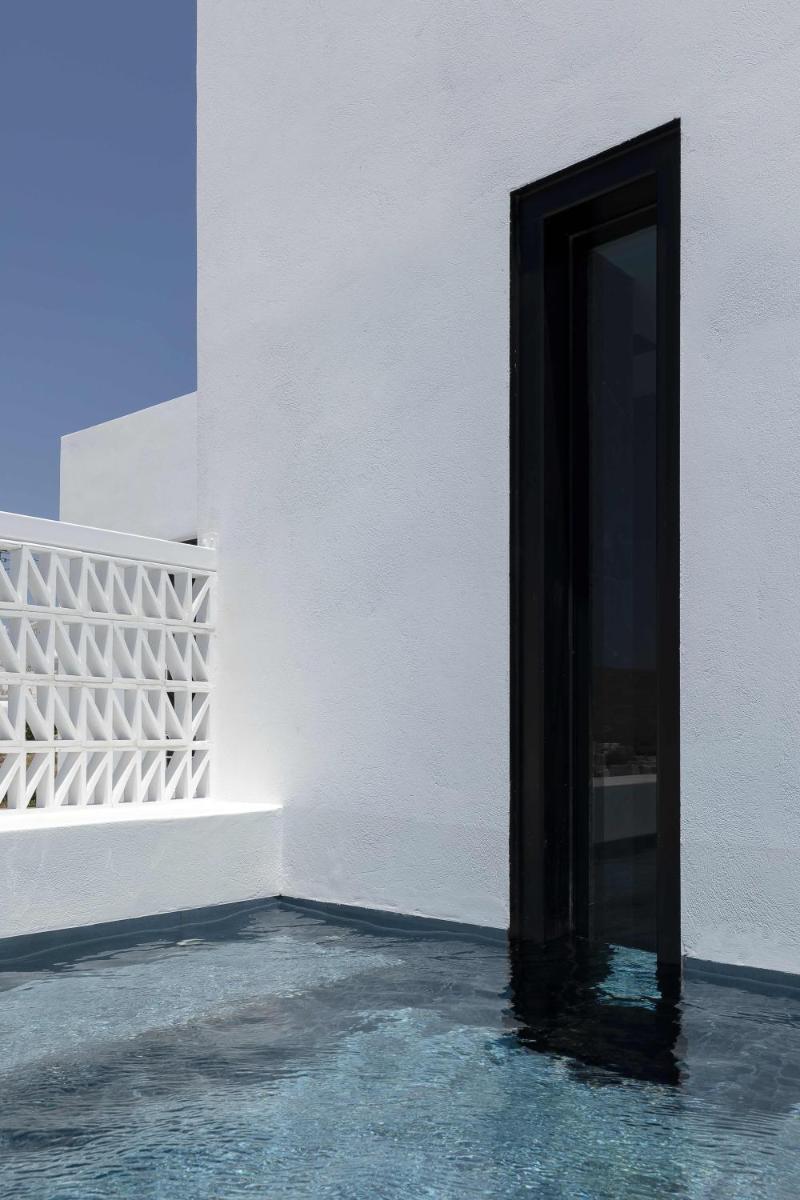 CUBIC Mykonos Seafront Design Suites