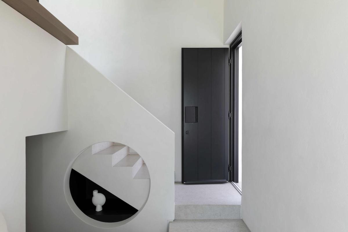 CUBIC Mykonos Seafront Design Suites