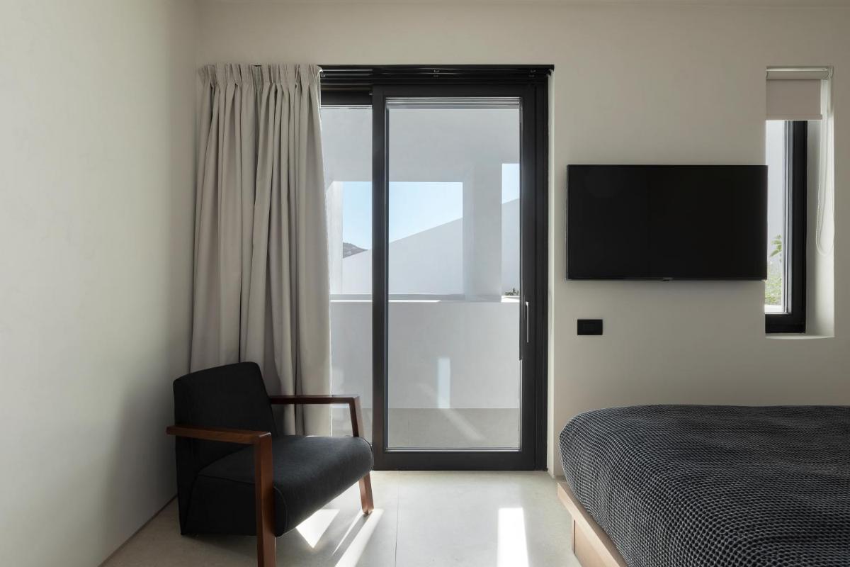 CUBIC Mykonos Seafront Design Suites