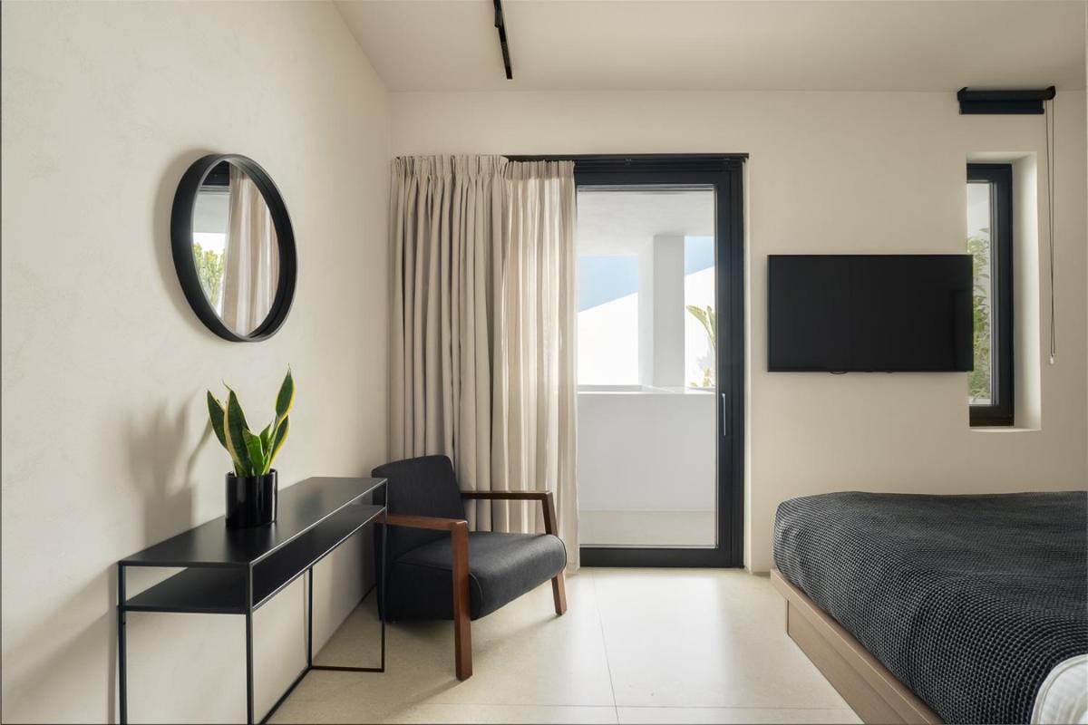 CUBIC Mykonos Seafront Design Suites