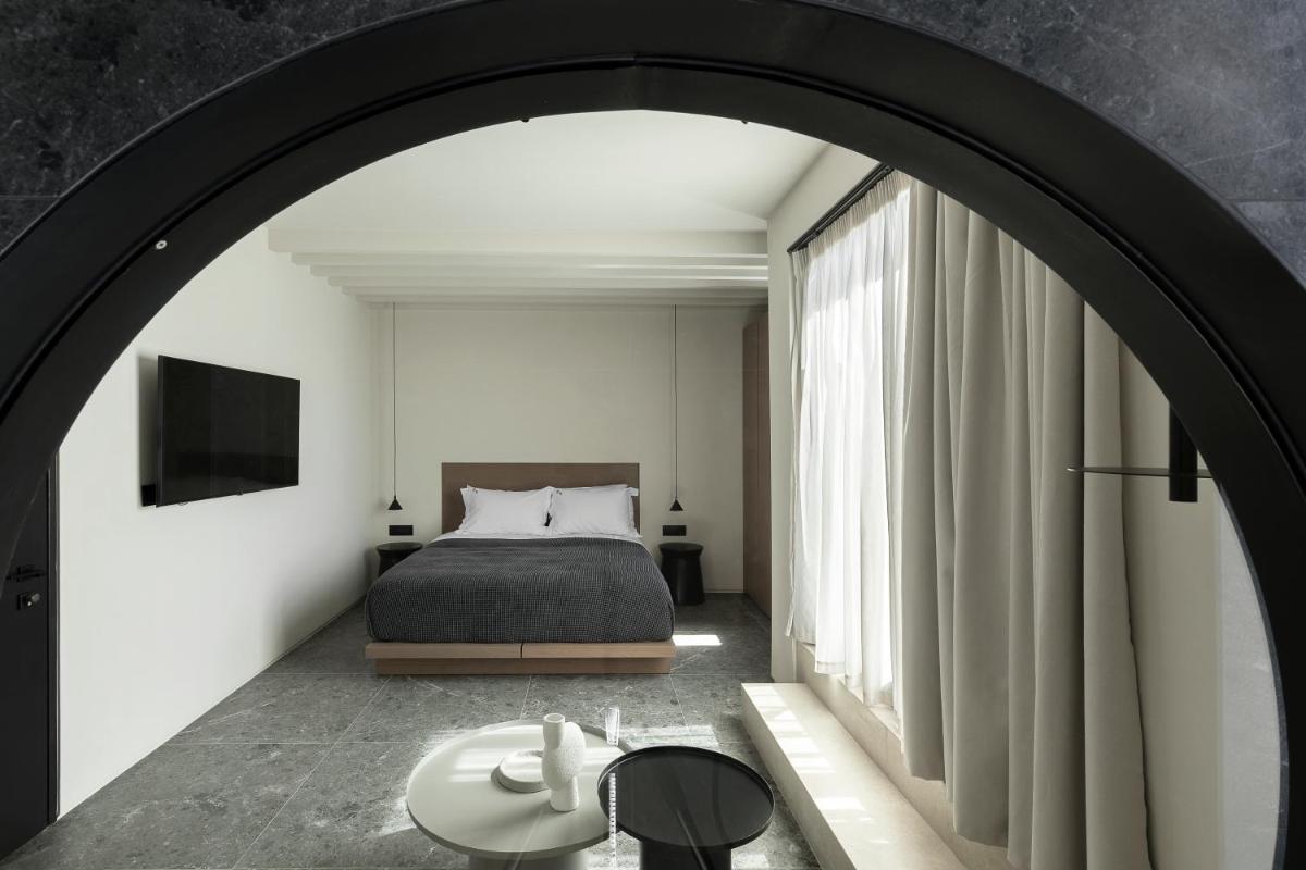 CUBIC Mykonos Seafront Design Suites