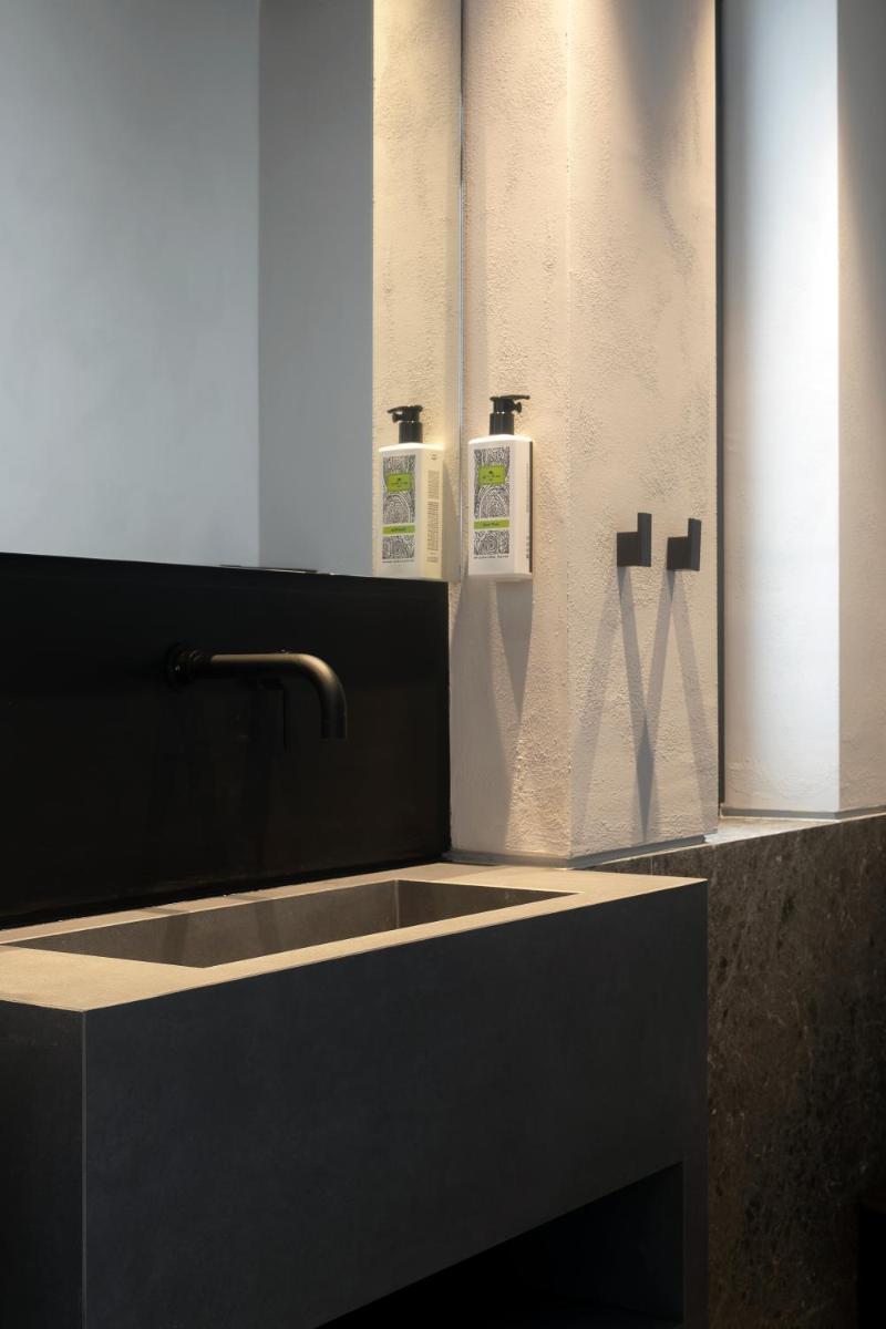 CUBIC Mykonos Seafront Design Suites