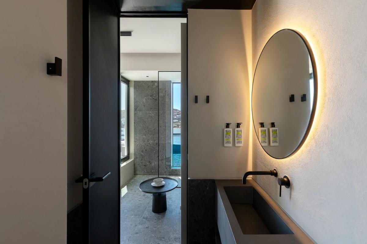 CUBIC Mykonos Seafront Design Suites